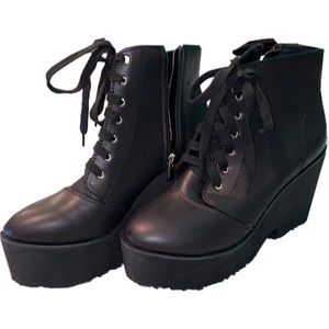 Hot Topic Black Platform Booties